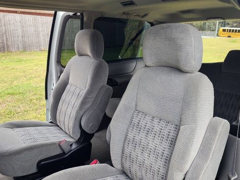 Used 2004 Chevrolet Venture LT image 15