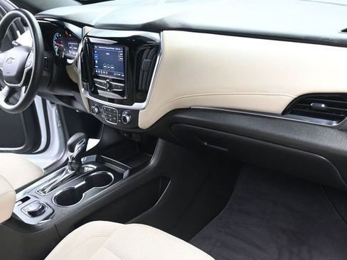 Used 2023 Chevrolet Traverse LS w/ Midnight/Sport Edition FWD image 31
