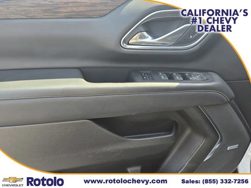 Used 2023 Chevrolet Suburban Premier image 19