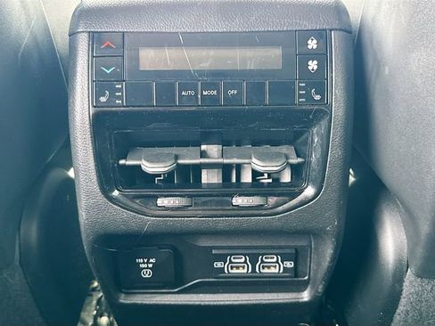 Used 2021 Jeep Grand Cherokee L Limited w/ Luxury Tech Group II AWD/4WD image 32