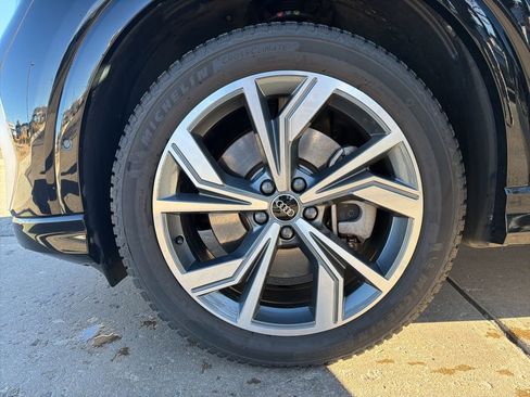 Used 2024 Audi Q4 e-tron Premium Plus image 26