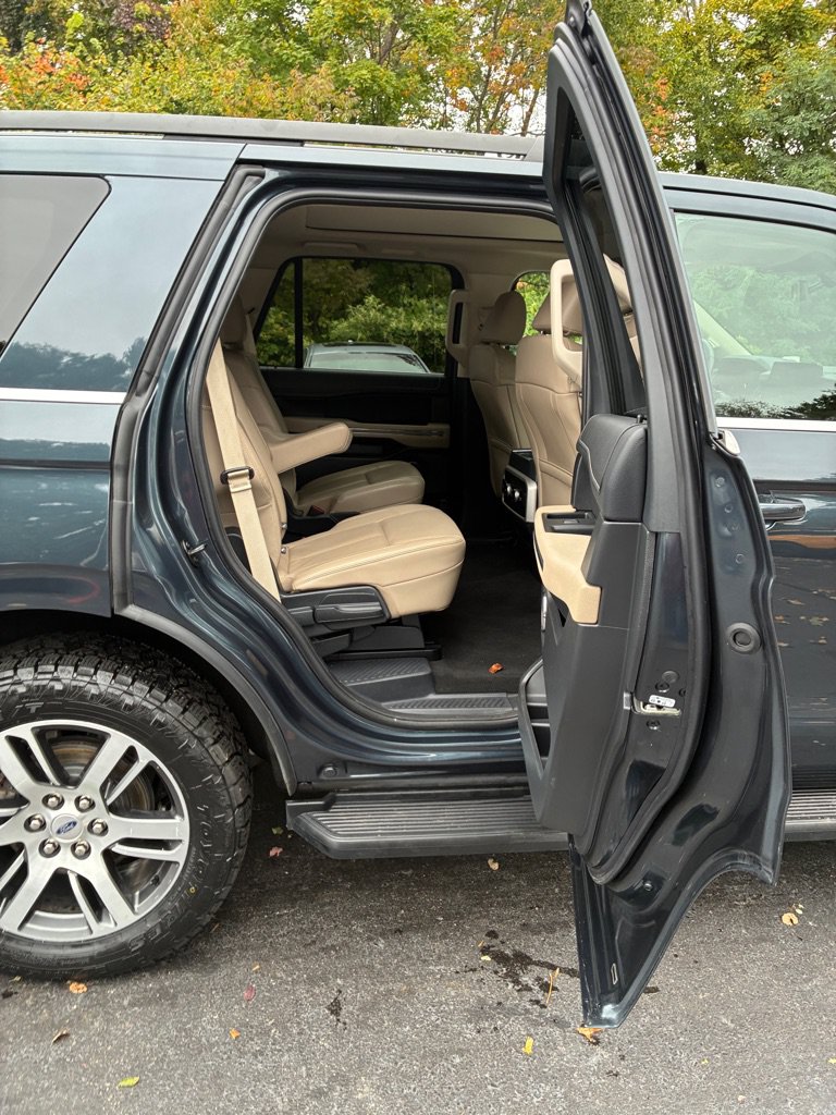 Used 2024 Ford Expedition XLT AWD/4WD image 26
