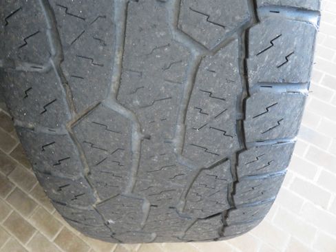 Used 2017 Ford F150 Lariat w/ Equipment Group 502A Luxury image 12