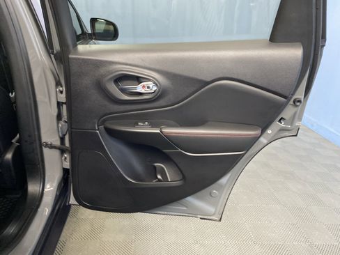 Used 2022 Jeep Cherokee Trailhawk image 46