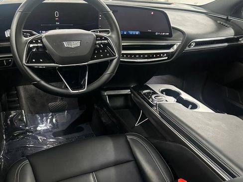 Used 2024 Cadillac Lyriq Tech AWD/4WD image 25