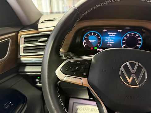 Used 2025 Volkswagen Atlas SE image 20