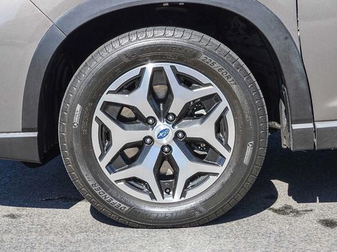 Used 2021 Subaru Forester Premium AWD/4WD image 11