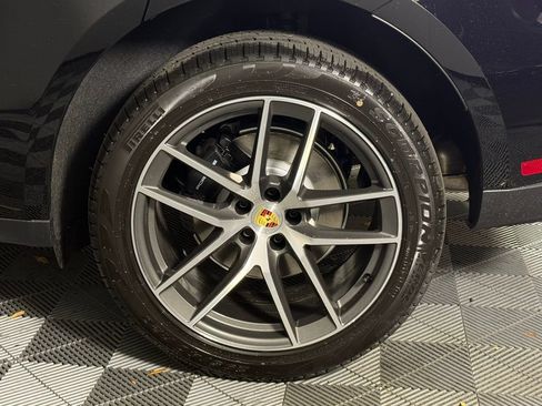 Certified 2026 Porsche Macan AWD/4WD image 12