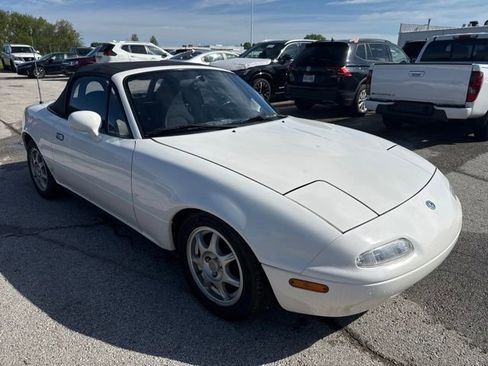 Used 1996 MAZDA MX-5 Miata RWD image 7