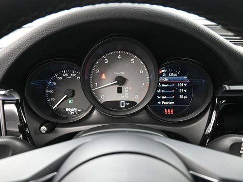 Certified 2023 Porsche Macan S AWD/4WD image 19
