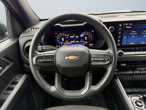 Used 2024 Chevrolet Colorado W/T w/ Safety Package image 12