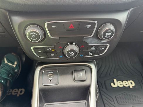 Used 2019 Jeep Compass Sport FWD image 12