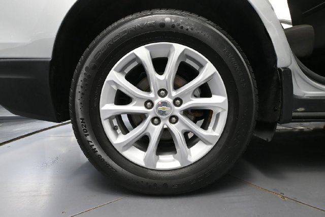 Used 2020 Chevrolet Equinox LS w/ LS Convenience Package AWD/4WD image 10