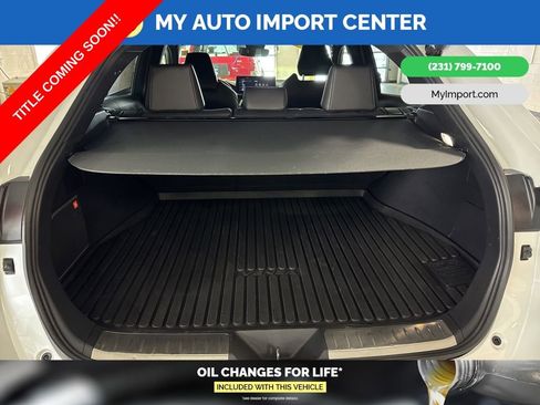 Used 2024 Toyota Venza XLE image 29