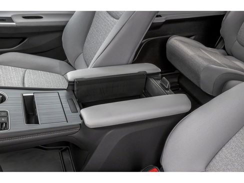 New 2026 Toyota Sienna LE AWD/4WD image 9