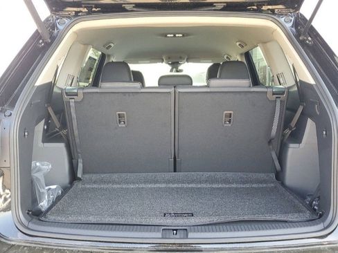 New 2026 Volkswagen Atlas SE FWD image 7