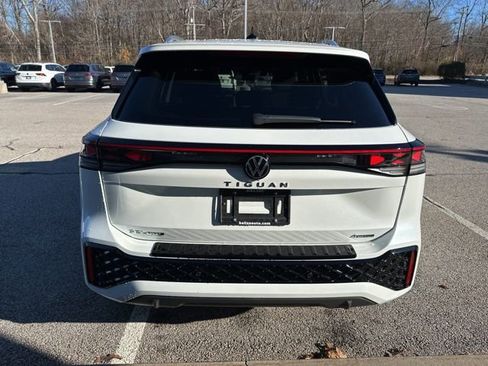 New 2026 Volkswagen Tiguan SEL R-Line image 6