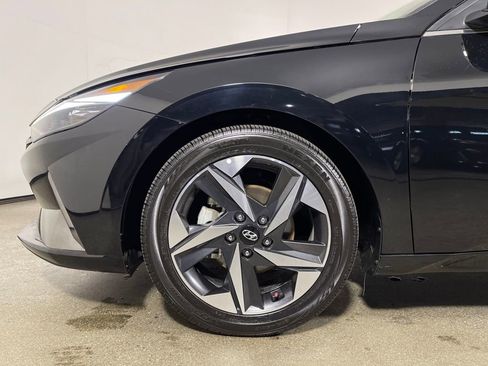 Certified 2023 Hyundai Elantra Limited image 11