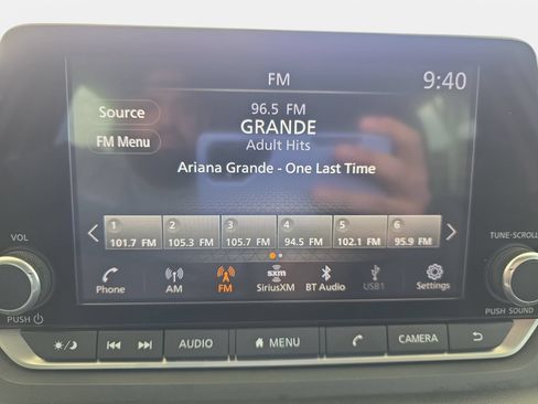 Used 2023 Nissan Rogue SV FWD image 21