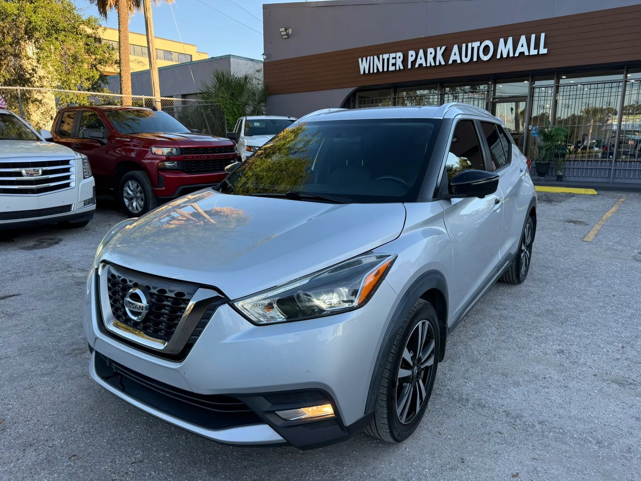 Used 2019 Nissan Kicks SR w/ SR Premium Package FWD image 1