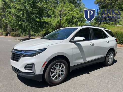 Used 2022 Chevrolet Equinox LT image 2