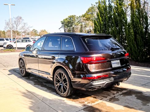 Used 2025 Audi Q7 3.0T Prestige image 9