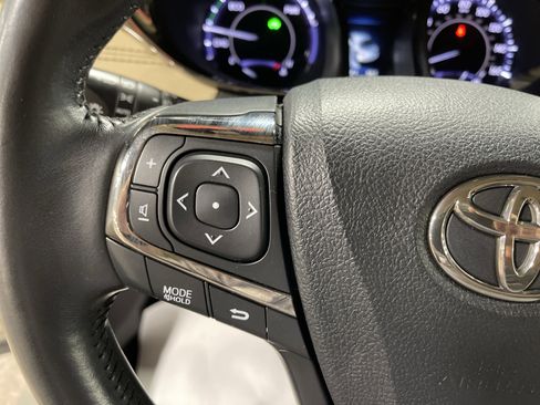 Used 2013 Toyota Avalon Limited image 17