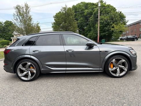 Used 2023 Audi e-tron S Prestige AWD/4WD image 8