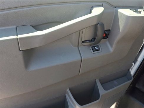 Used 2020 Chevrolet Express 2500 image 10