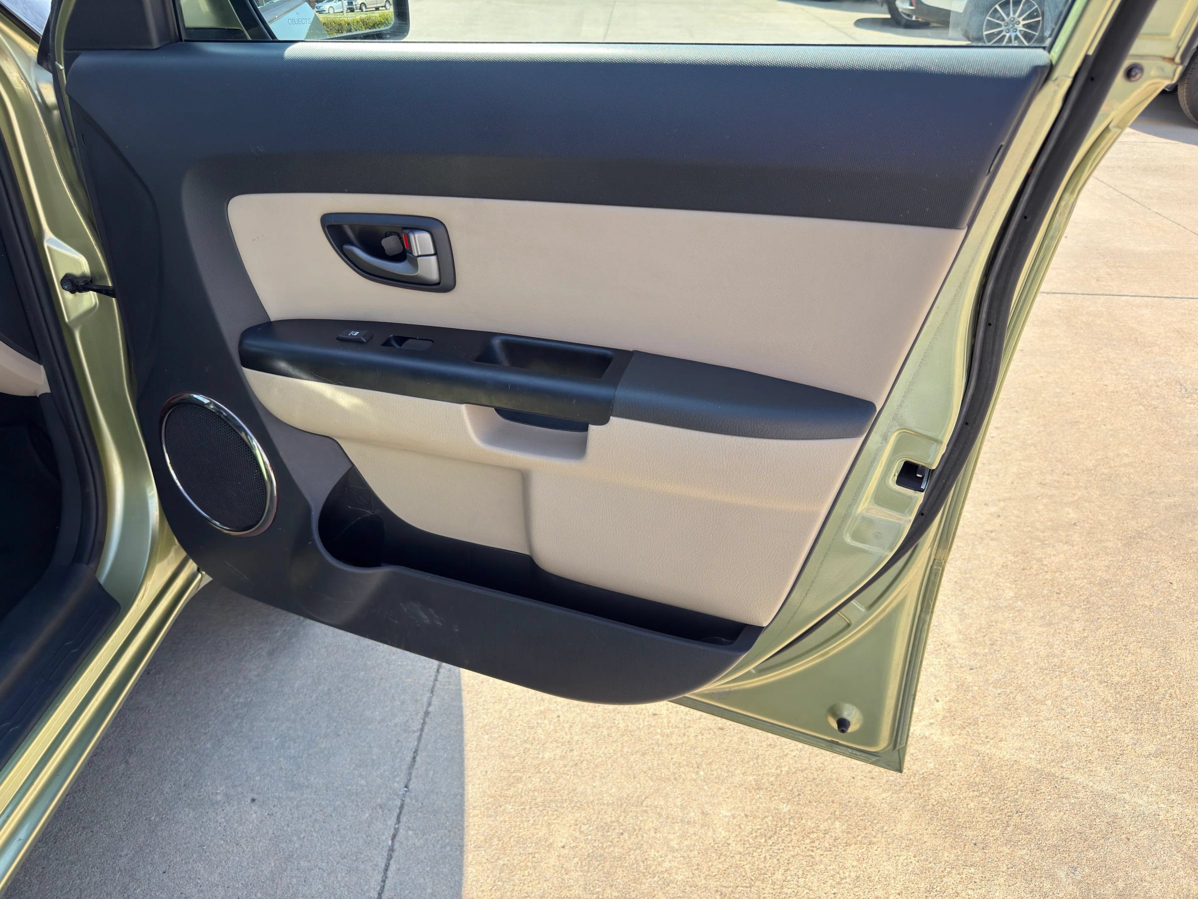 Used 2010 Kia Soul ! FWD image 25