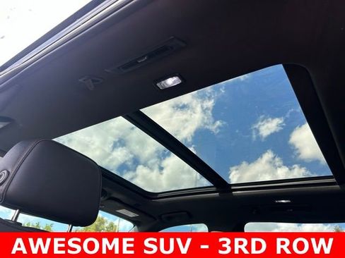 Used 2022 Chevrolet Suburban RST w/ Luxury Package AWD/4WD image 18