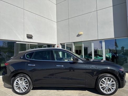 Certified 2022 Maserati Levante GT image 9