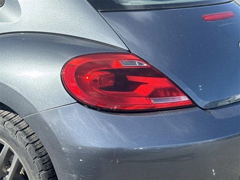 Used 2012 Volkswagen Beetle 2.5 image 11