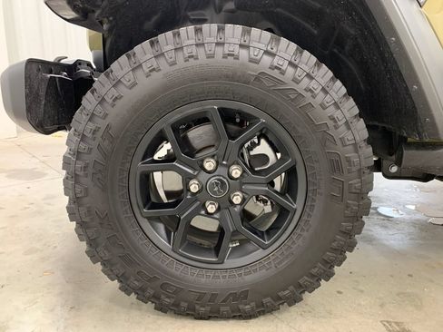 Used 2026 Jeep Wrangler Unlimited Sport AWD/4WD image 2