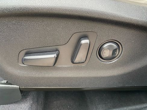 Used 2019 Kia Sorento LX image 26