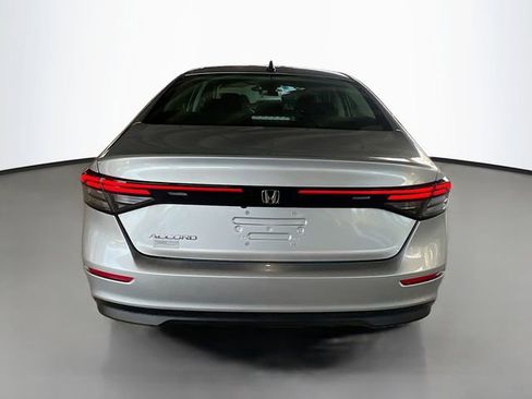Used 2025 Honda Accord SE image 7