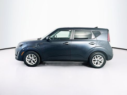 Used 2025 Kia Soul LX w/ LX Technology Package FWD image 4