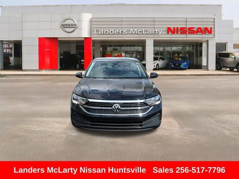 Used 2024 Volkswagen Jetta SE image 11