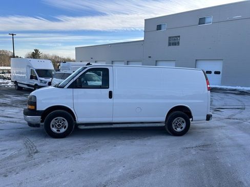 Used 2024 GMC Savana 2500 w/ Driver Convenience Package image 6