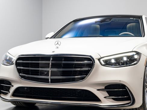 Used 2023 Mercedes-Benz S 580 4MATIC Sedan w/ AMG Line image 68