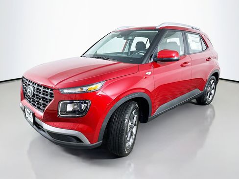New 2025 Hyundai Venue SEL image 3