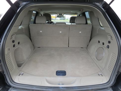 Used 2012 Jeep Grand Cherokee Laredo image 37