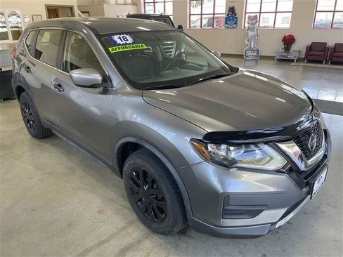 Used 2018 Nissan Rogue S AWD/4WD image 2