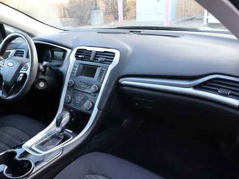 Used 2016 Ford Fusion SE image 24