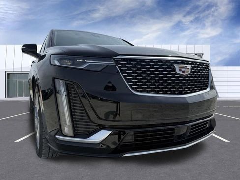Certified 2023 Cadillac XT6 Premium Luxury w/ Technology Package image 8