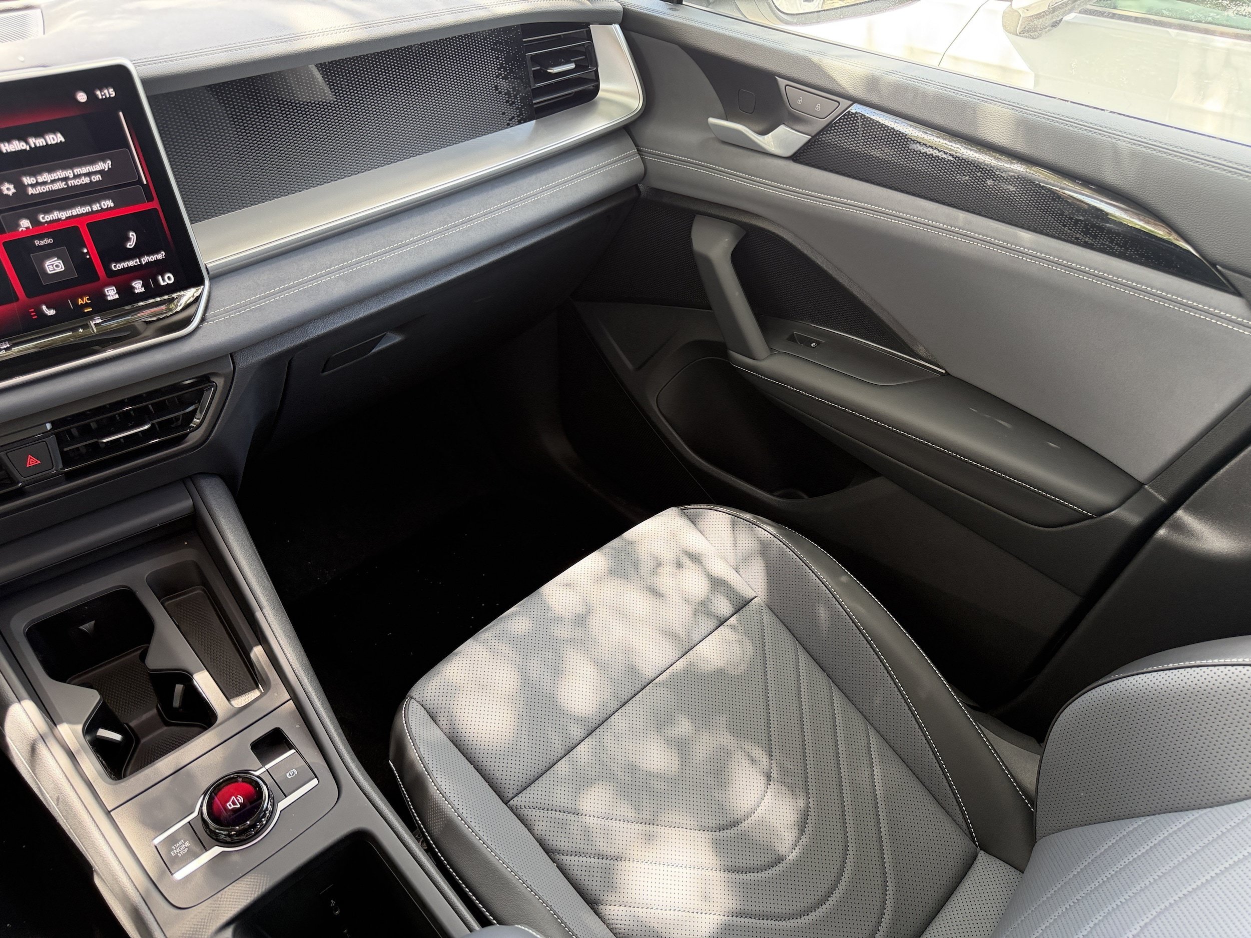 New 2026 Volkswagen Tiguan SE FWD image 17