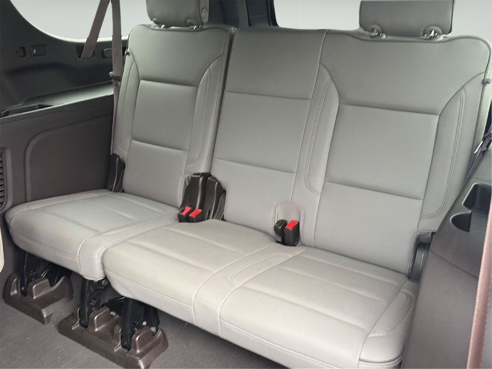 Used 2023 GMC Yukon XL SLT w/ SLT Premium Package AWD/4WD image 16