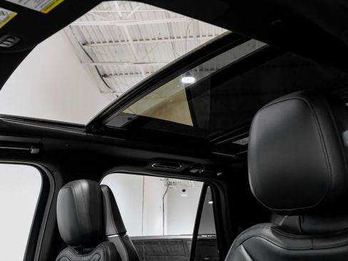 Used 2023 Lincoln Navigator Reserve image 7