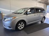 Used 2016 Toyota Sienna LE image 4
