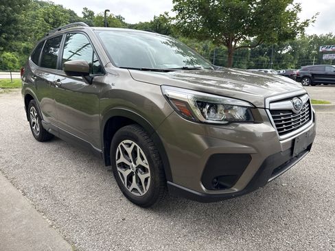 Used 2019 Subaru Forester Premium w/ Popular Package #1 AWD/4WD image 3